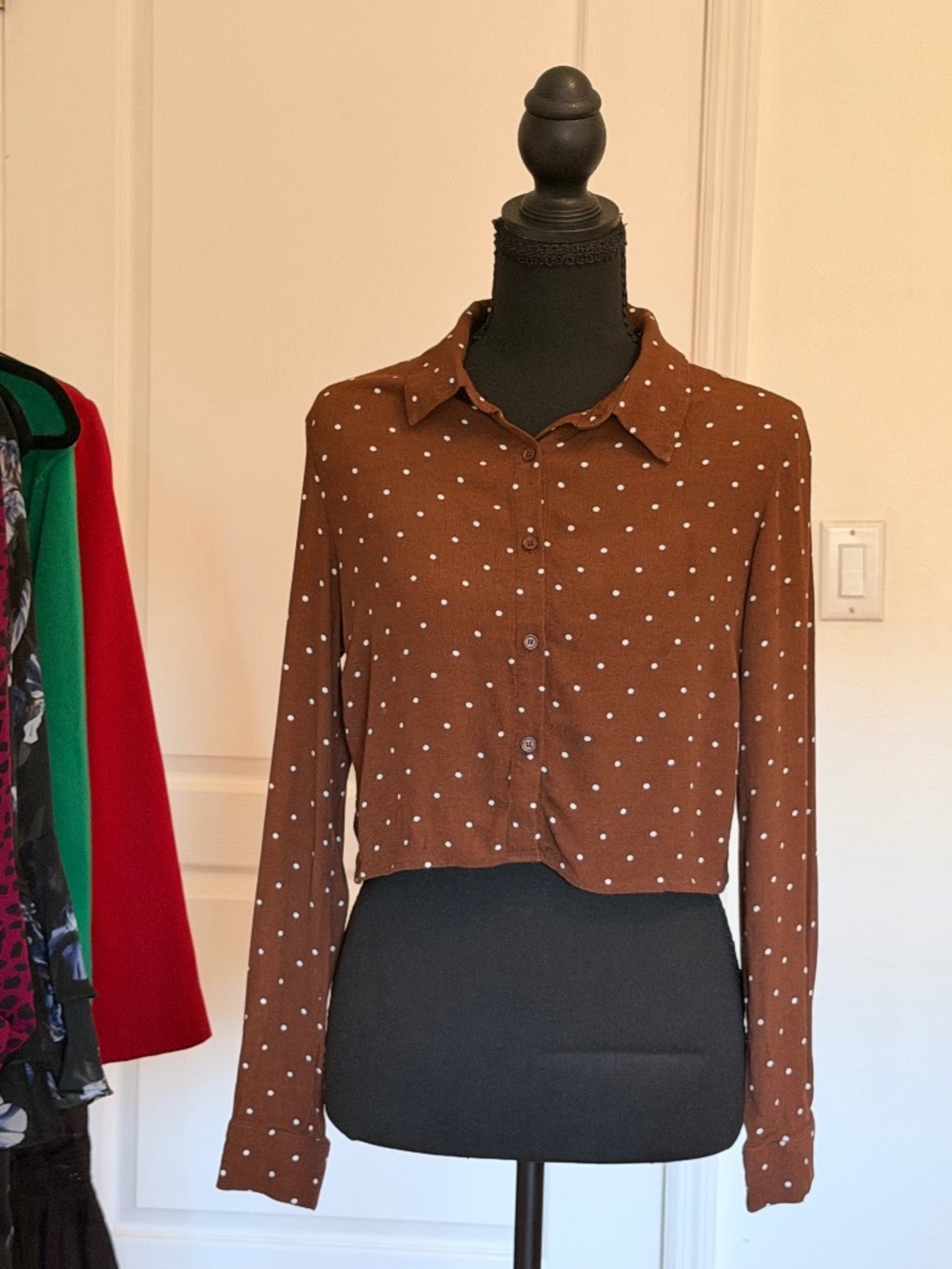 Forever 21 Brown Polka Dot Cropped Button Up Blouse Long Sleeve Collared Top